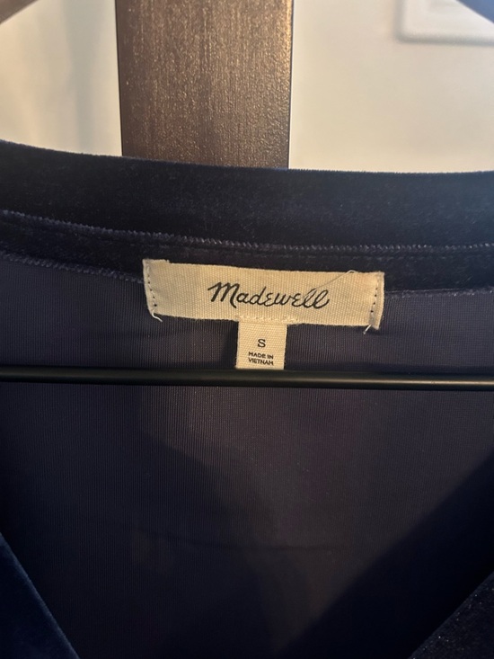 Madewell Velvet Puff-Sleeve Tee in Navy Blue - Picture 2 of 3